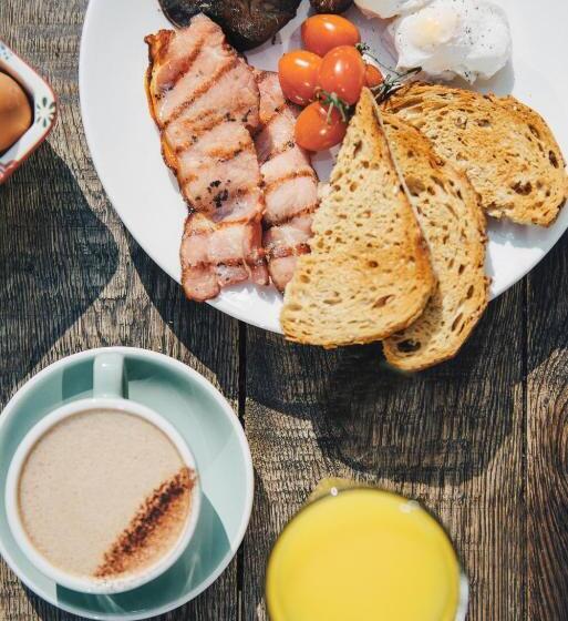 فندق The Crown And Thistle