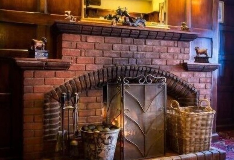 בית מלון כפרי The Down Inn