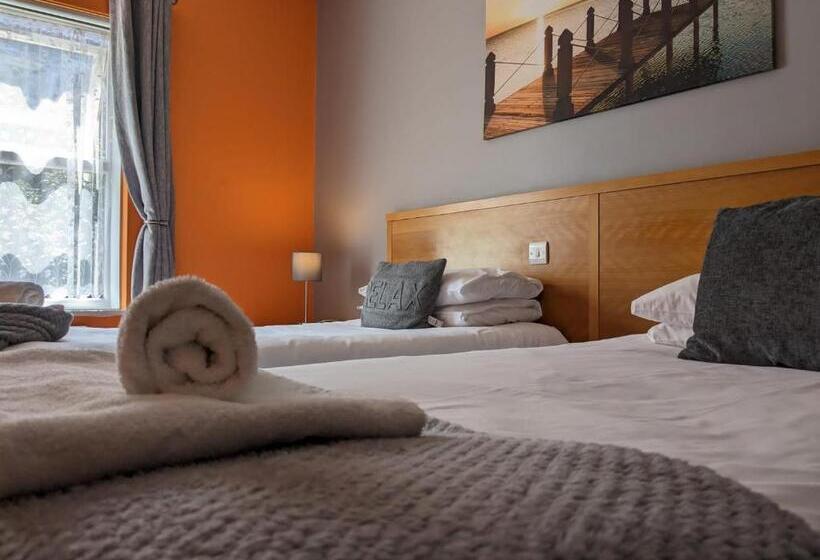 בית מלון כפרי The Earl Of Derby