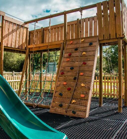 בית מלון כפרי The George Inn