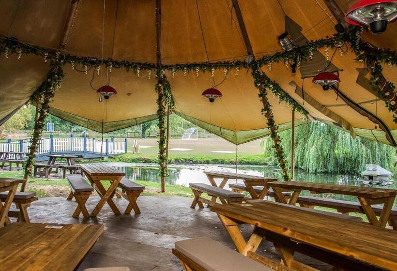 בית מלון כפרי The George Inn