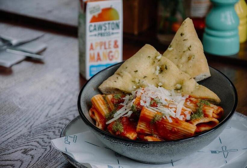 בית מלון כפרי The George Inn