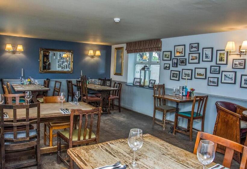 בית מלון כפרי The George Inn