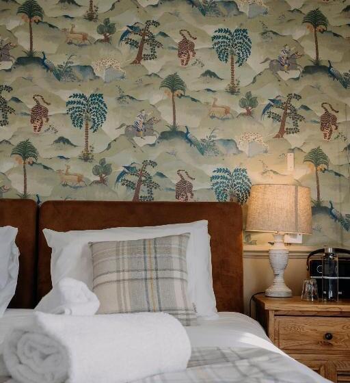 בית מלון כפרי The George Inn