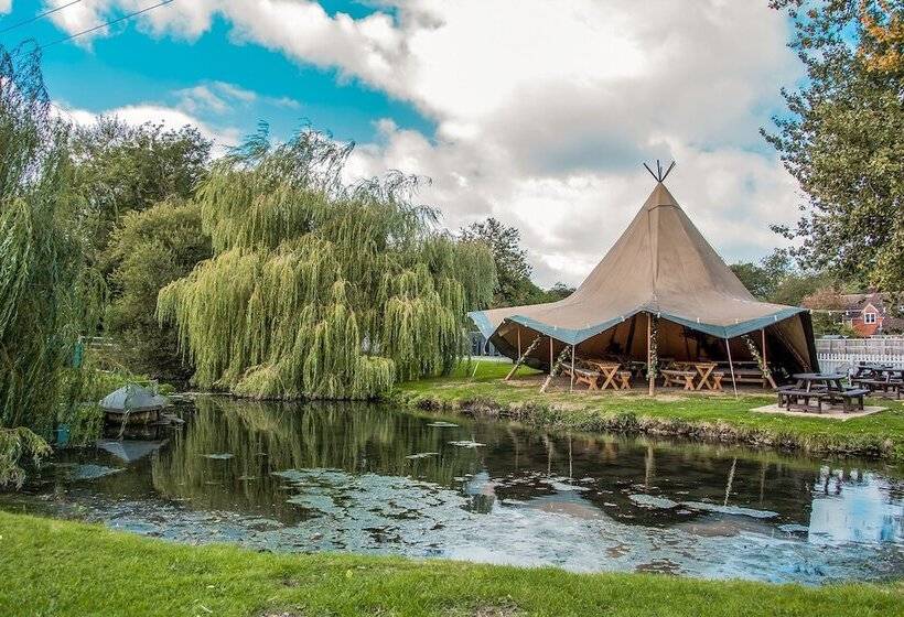 בית מלון כפרי The George Inn