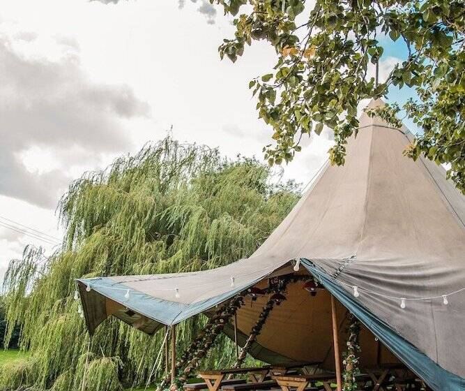 בית מלון כפרי The George Inn