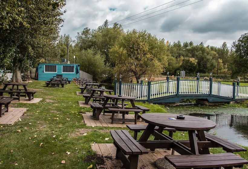 בית מלון כפרי The George Inn