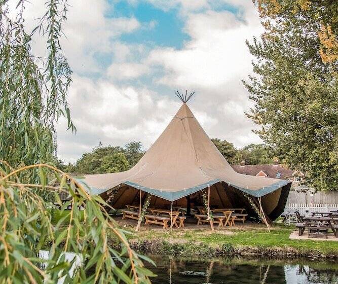 בית מלון כפרי The George Inn