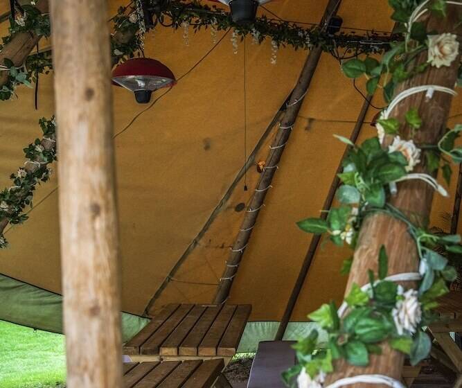 בית מלון כפרי The George Inn