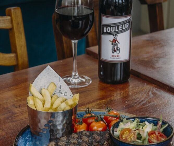 בית מלון כפרי The George Inn