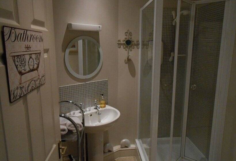 בית מלון כפרי The Globe Inn