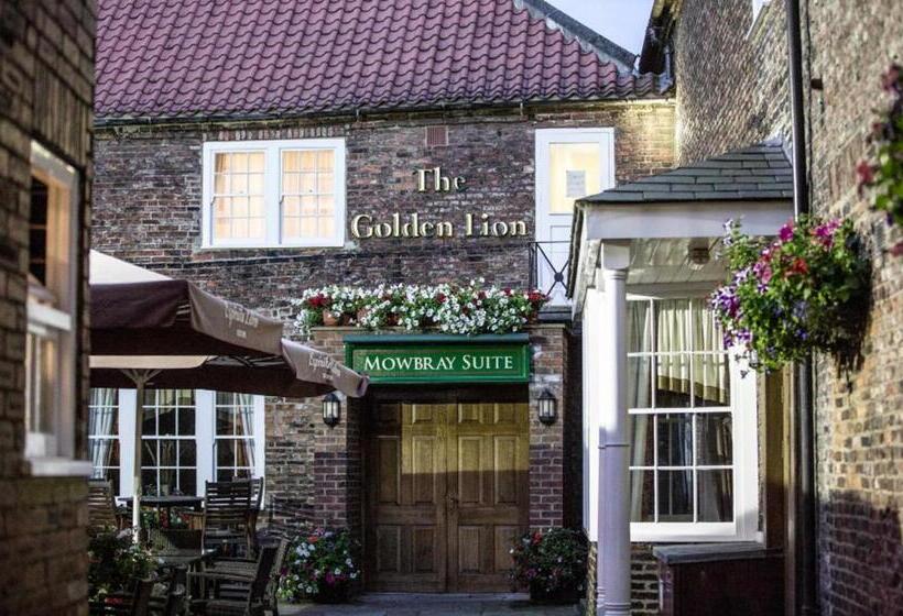 Отель The Golden Lion