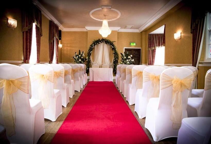 Отель The Golden Lion