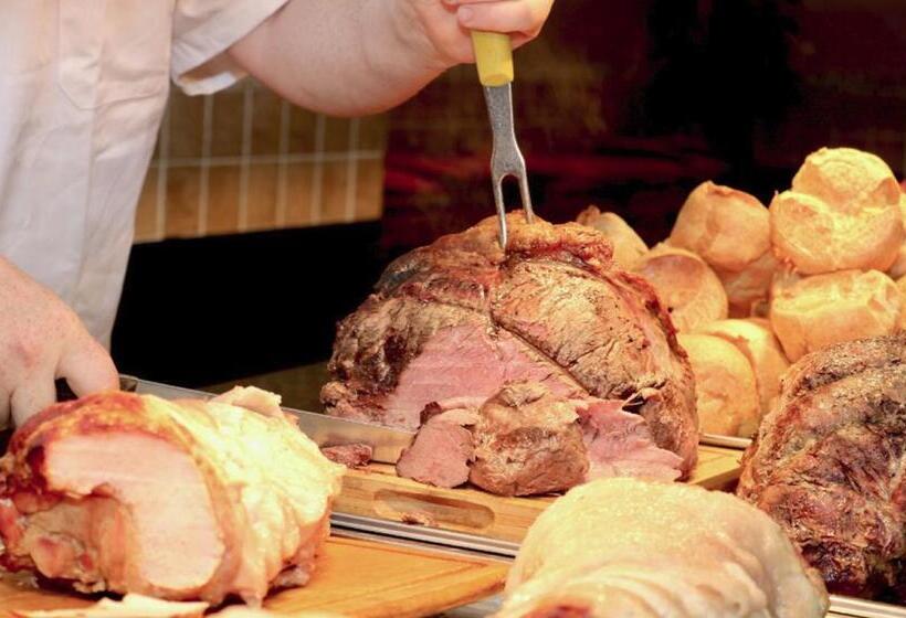 Отель The Golden Lion