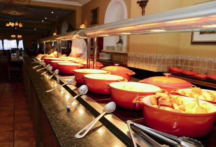 Отель The Golden Lion