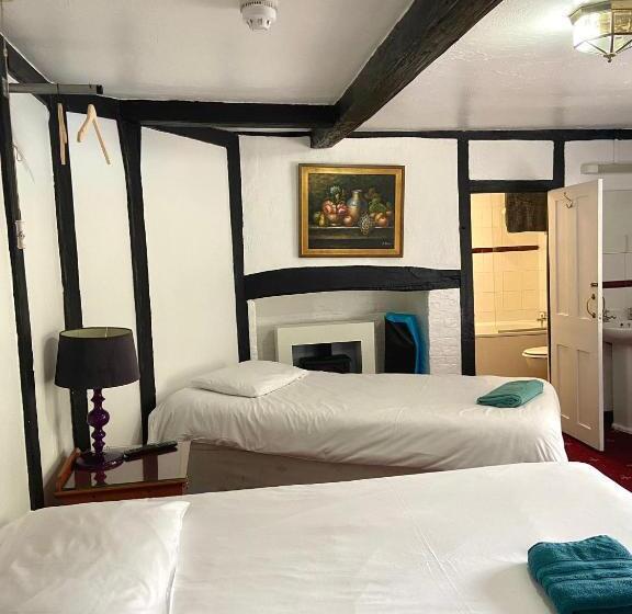 Отель The King S Lodge