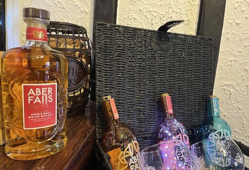 Отель The Lake View