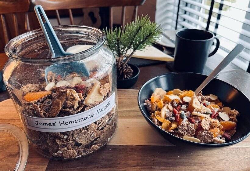 Отель The Lake View