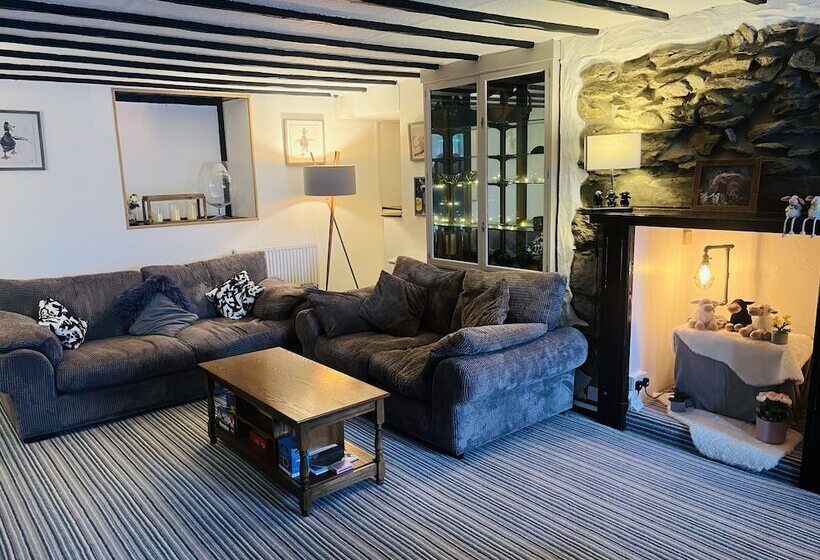 Отель The Lake View