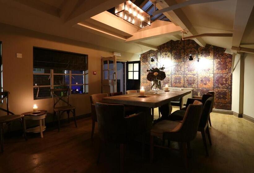 בית מלון כפרי The Loopy Shrew