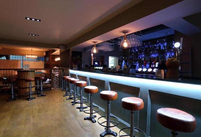 בית מלון כפרי The Loopy Shrew