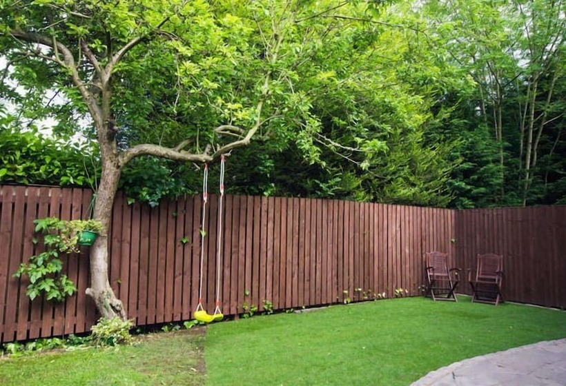 בית מלון כפרי Wakefield Limes Lodge