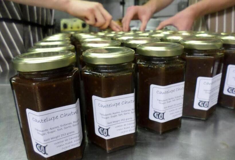 酒店 Walter De Cantelupe Inn