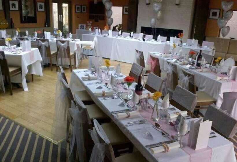 هتل Waterford Lodge