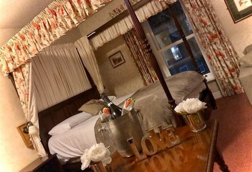 هتل Waterford Lodge