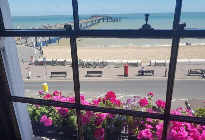 Отель Waterfront