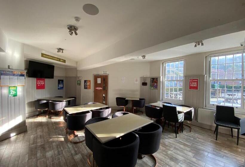 ホテル Wendover Arms