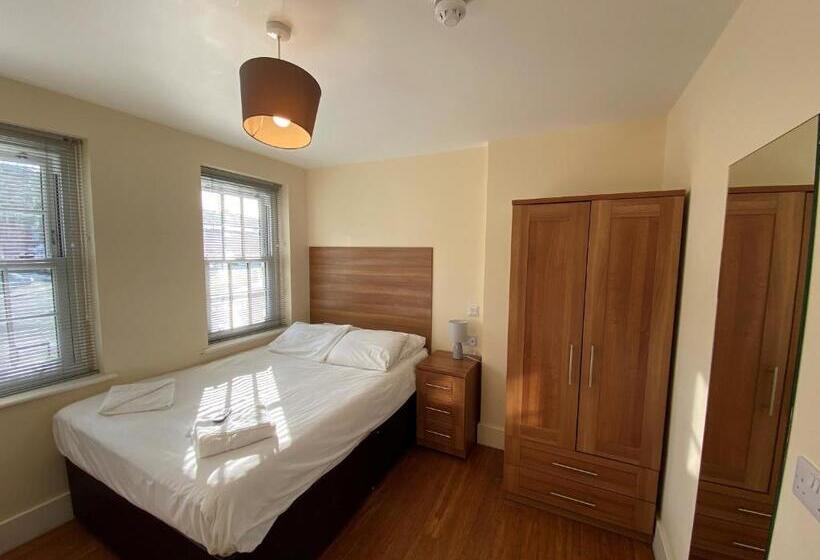 ホテル Wendover Arms