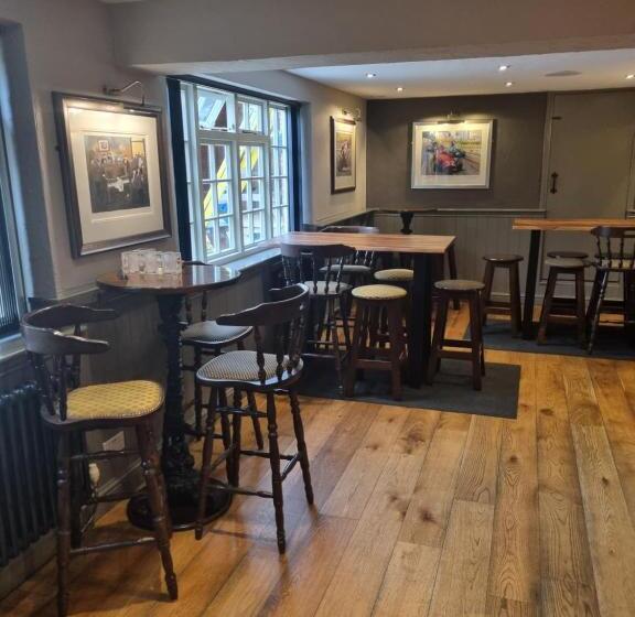 فندق White Horse Inn & Restaurant