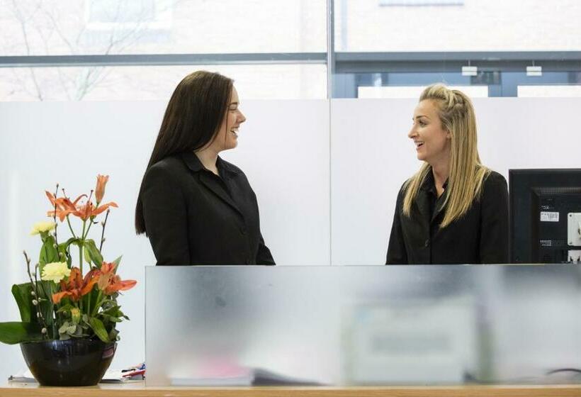 Отель Woodland Grange