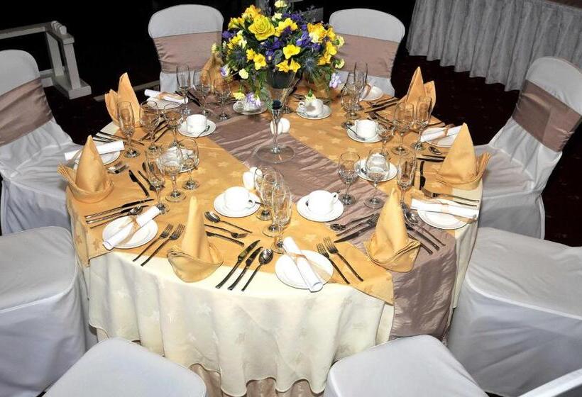 Отель Woodland House