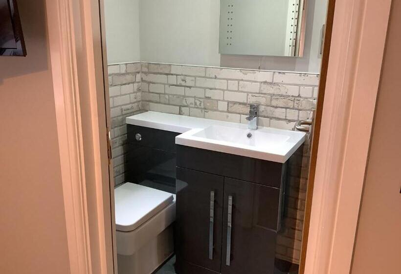 Jeffersons Hotel & Serviced Apartments