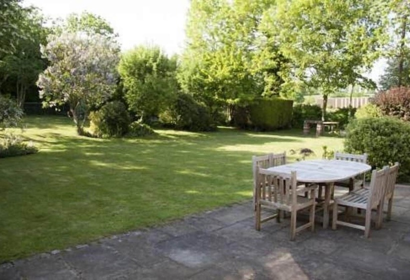 Larkrise Cottage Bed And Breakfast