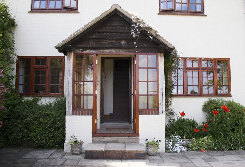 Larkrise Cottage Bed And Breakfast