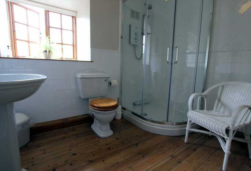 Larkrise Cottage Bed And Breakfast