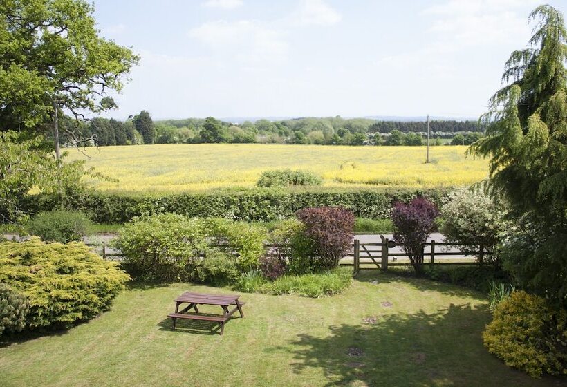 Larkrise Cottage Bed And Breakfast