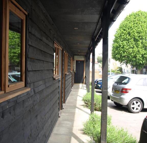 汽车旅馆  Jolly Brewers Free House Inn