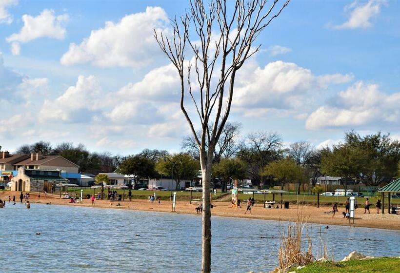 모텔 Lake View Inn