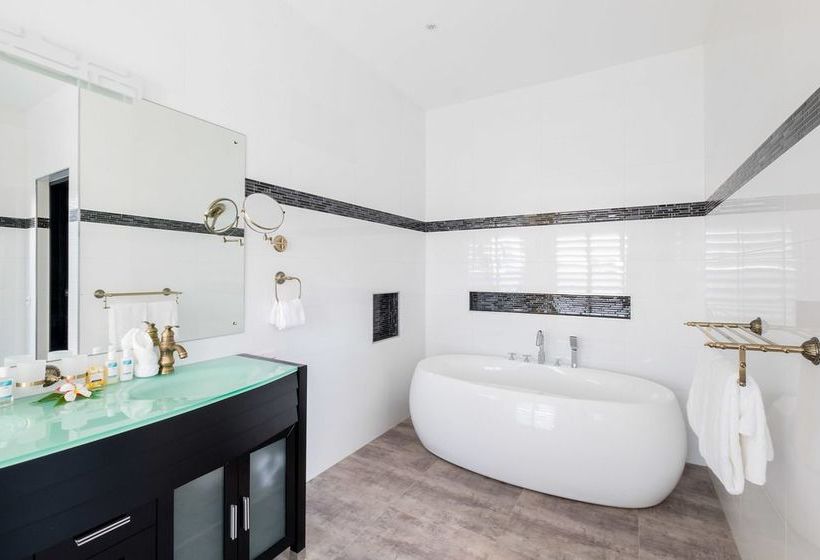 Naisoso Island Resort Villas