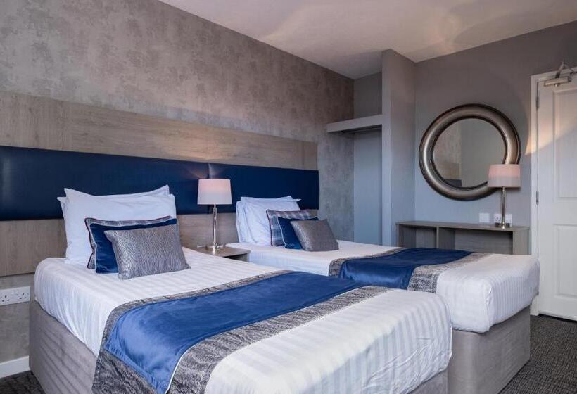 Number 44 Hotel & Bar