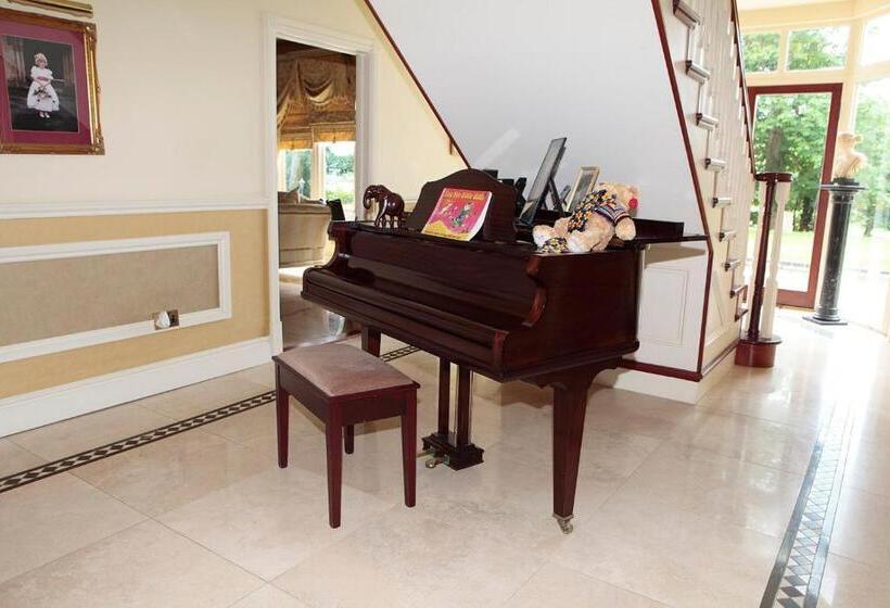 Plas Y Dderwen Bed And Breakfast