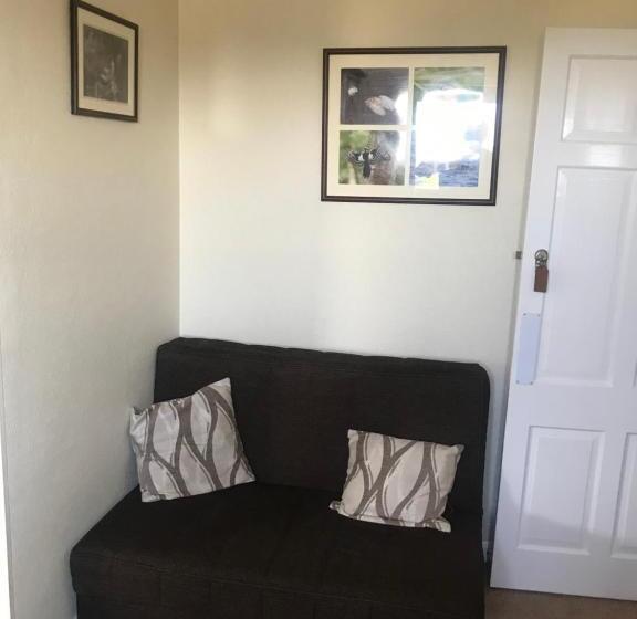 Stoke House Bed And Breakfast