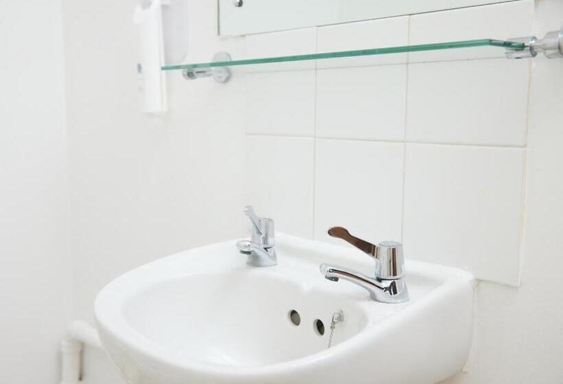 The Broughton Hotel By Greene King Inns