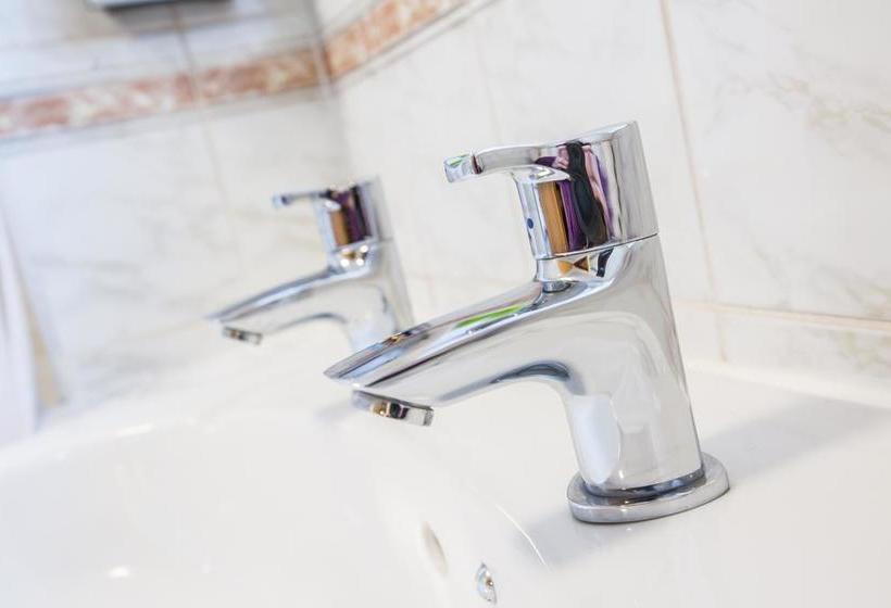 Tollgate Hotel And Leisure