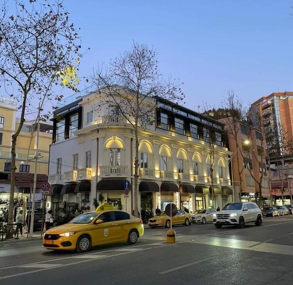 The Crown Boutique Hotel & Spa