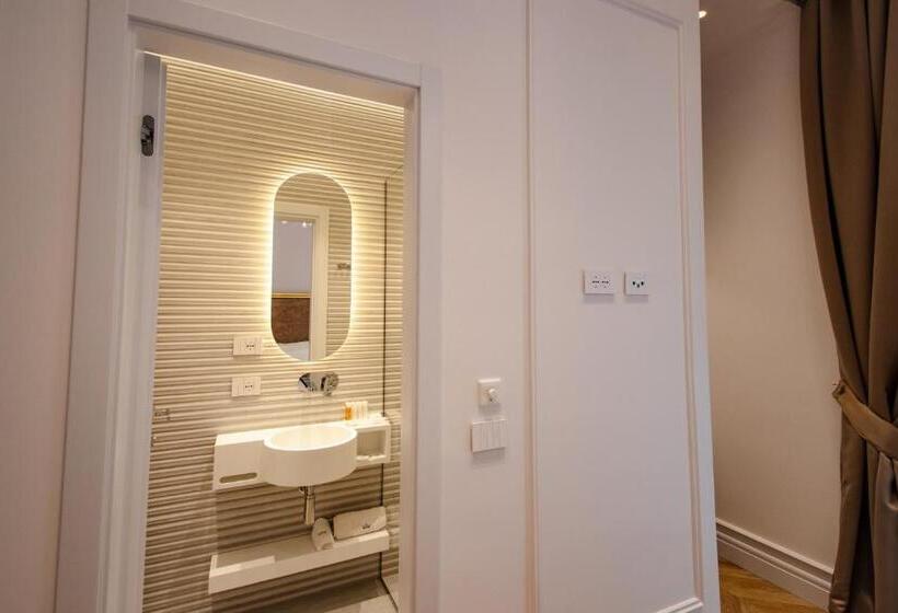 The Crown Boutique Hotel & Spa